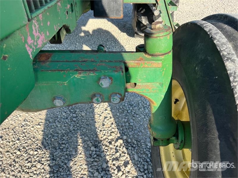 John Deere 2140 2WD Tractor Traktorer