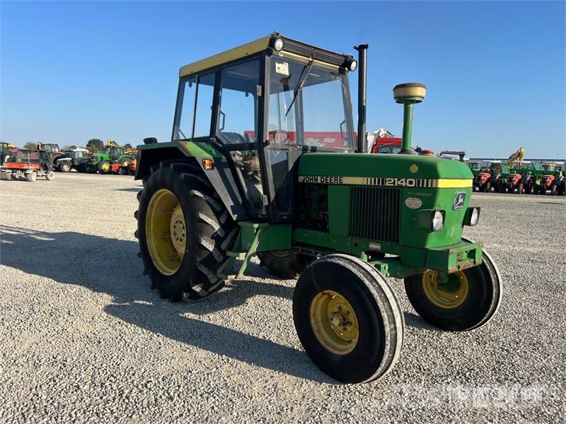 John Deere 2140 2WD Tractor Traktorer