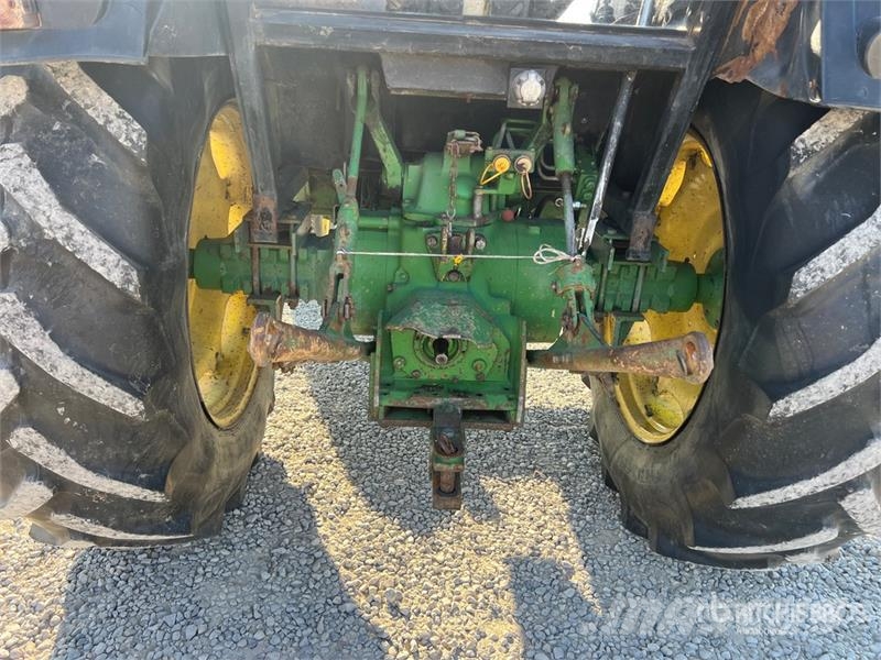 John Deere 2140 2WD Tractor Traktorer