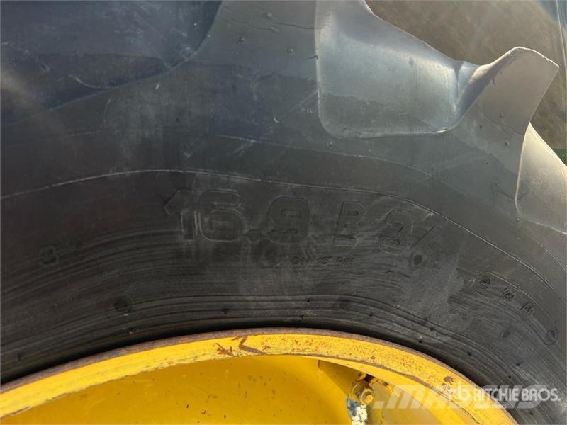 John Deere 2140 2WD Tractor Traktorer