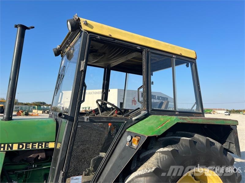 John Deere 2140 2WD Tractor Traktorer