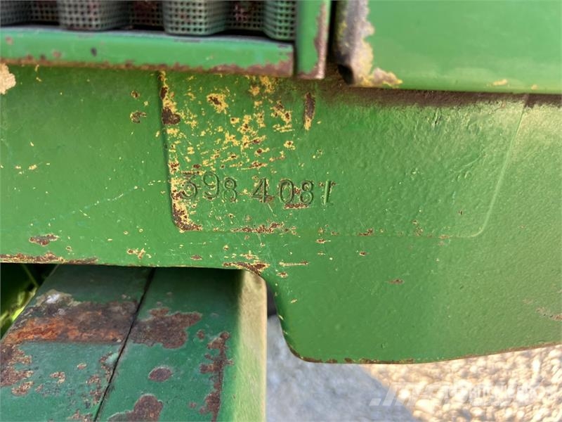 John Deere 2140 2WD Tractor Traktorer