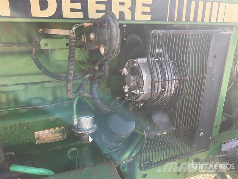 John Deere 2450SF 2WD Tractor Traktorok