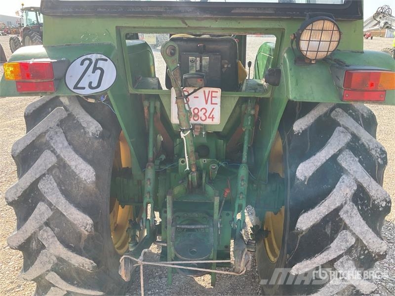 John Deere 2450SF 2WD Tractor Traktorok