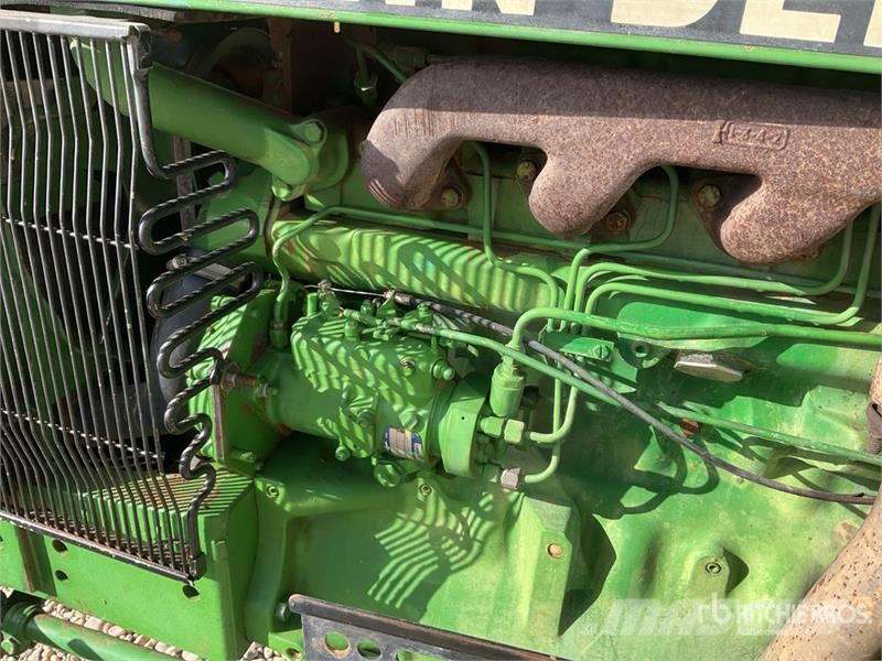 John Deere 2450SF 2WD Tractor Traktorok