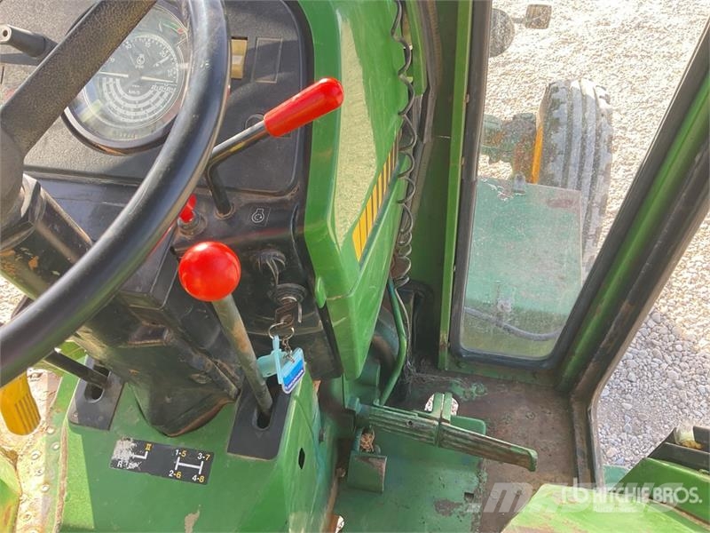 John Deere 2450SF 2WD Tractor Traktorok