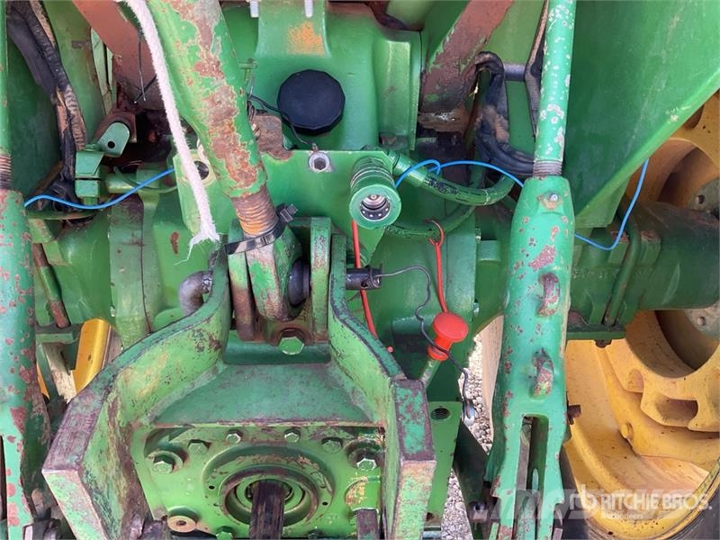 John Deere 2450SF 2WD Tractor Traktorok