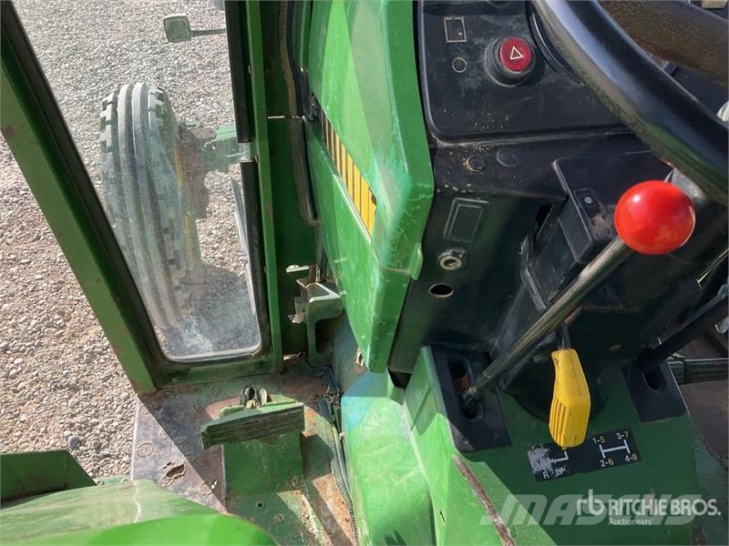 John Deere 2450SF 2WD Tractor Traktorok