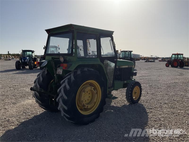 John Deere 2450SF 2WD Tractor Traktorok