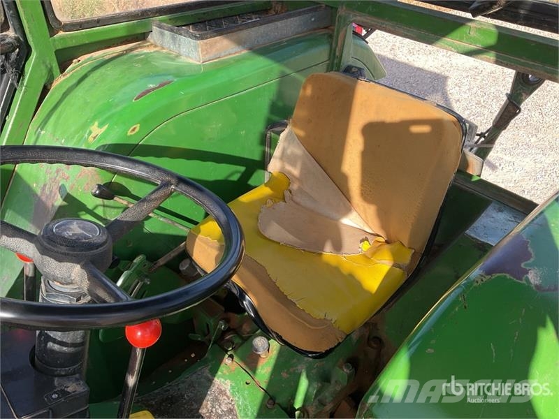 John Deere 2450SF 2WD Tractor Traktorok