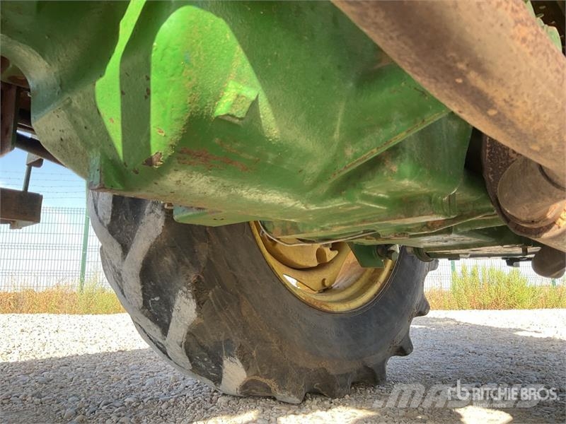 John Deere 2450SF 2WD Tractor Traktorok