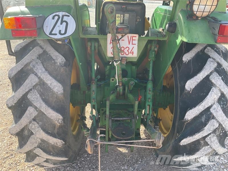 John Deere 2450SF 2WD Tractor Traktorok