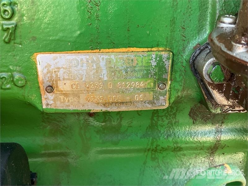 John Deere 2450SF 2WD Tractor Traktorok