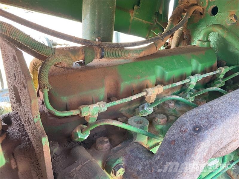 John Deere 2450SF 2WD Tractor Traktorok