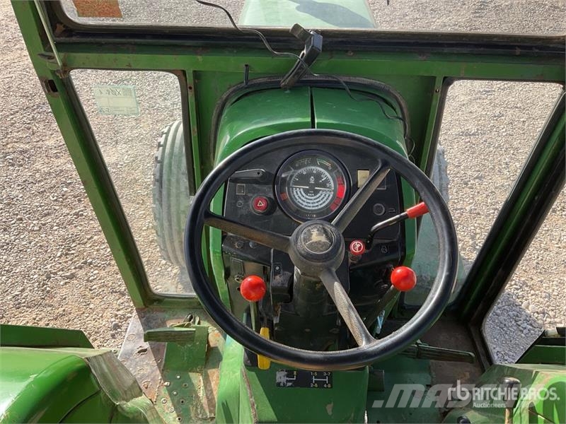 John Deere 2450SF 2WD Tractor Traktorok