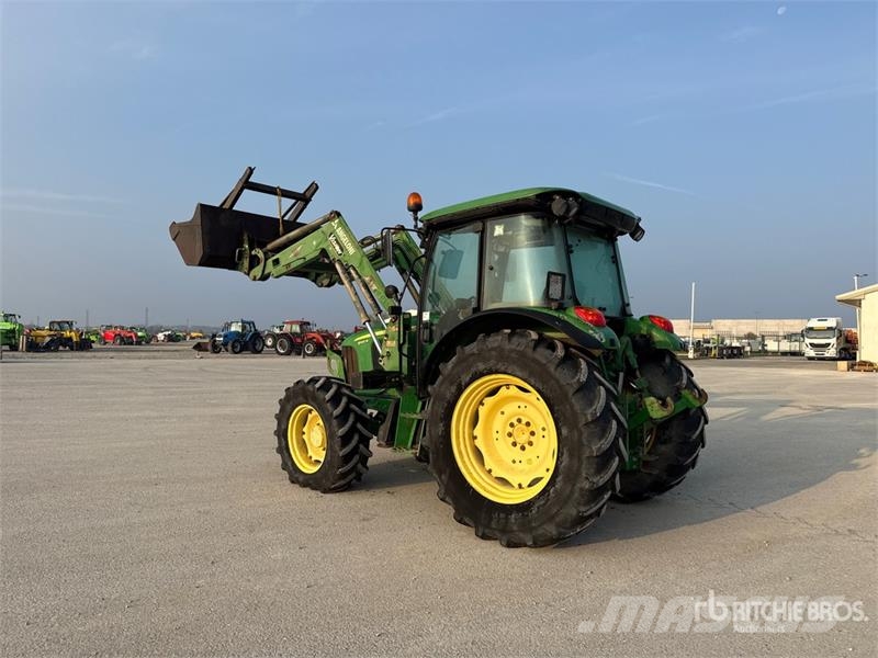 John Deere 5100R 4WD Tractor Traktorer