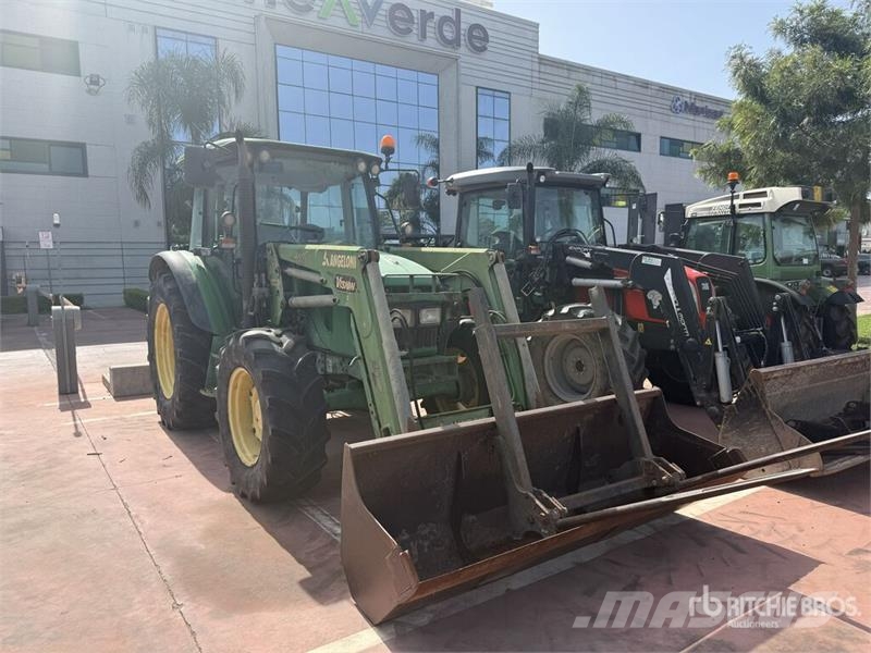 John Deere 5100R 4WD Tractor Traktoriai
