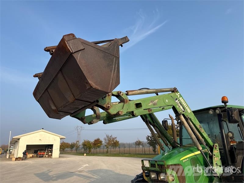 John Deere 5100R 4WD Tractor Traktorer