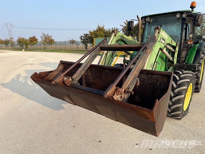 John Deere 5100R 4WD Tractor Traktorer