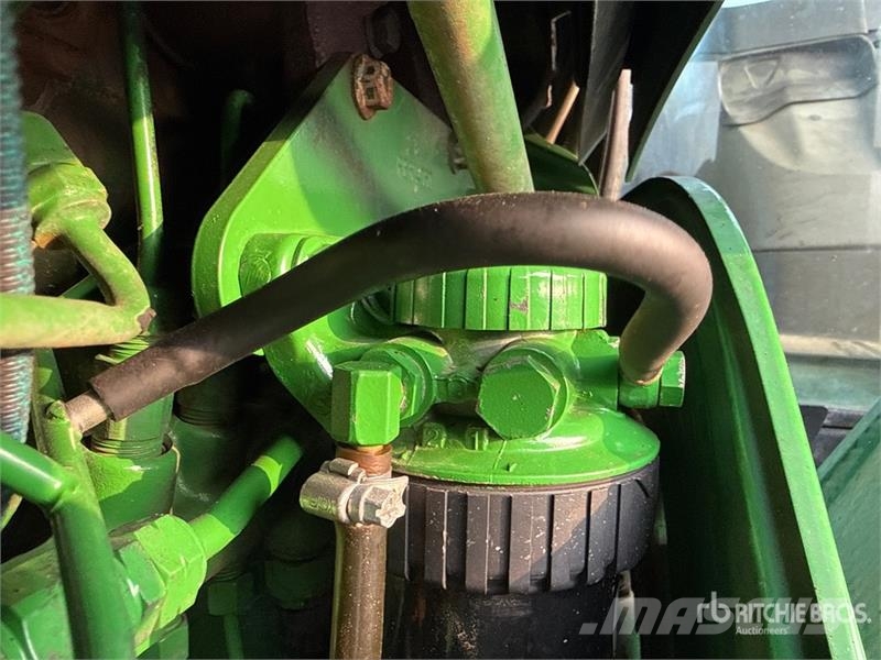John Deere 5100R 4WD Tractor Traktorer