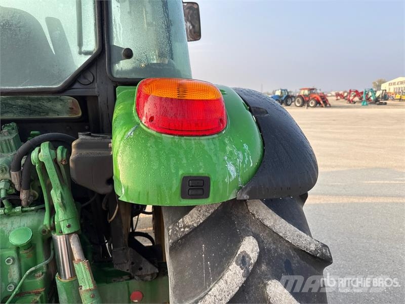 John Deere 5100R 4WD Tractor Traktorer