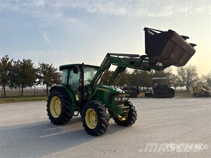 John Deere 5100R 4WD Tractor Traktorer