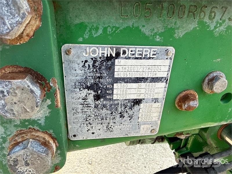John Deere 5100R 4WD Tractor Traktorer