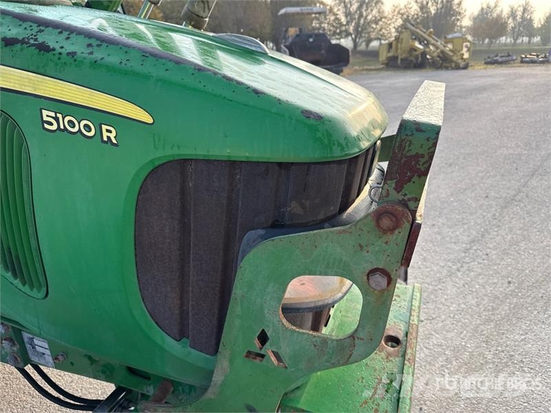 John Deere 5100R 4WD Tractor Traktorer