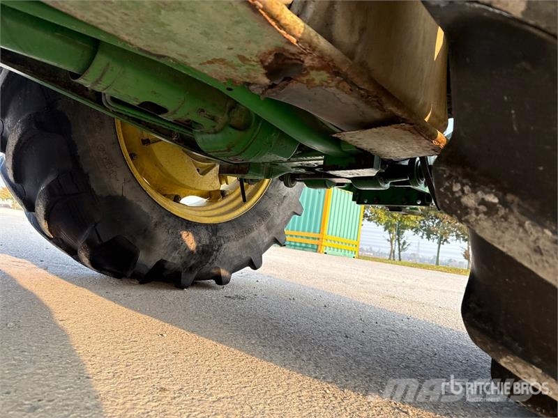 John Deere 5100R 4WD Tractor Traktorer