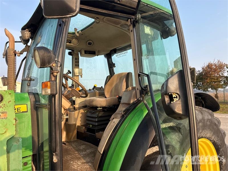 John Deere 5100R 4WD Tractor Traktorer