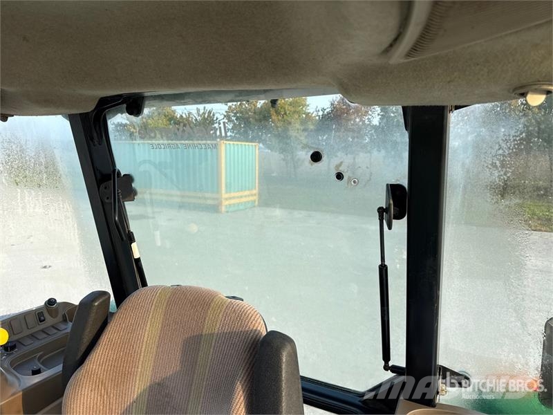 John Deere 5100R 4WD Tractor Traktorer
