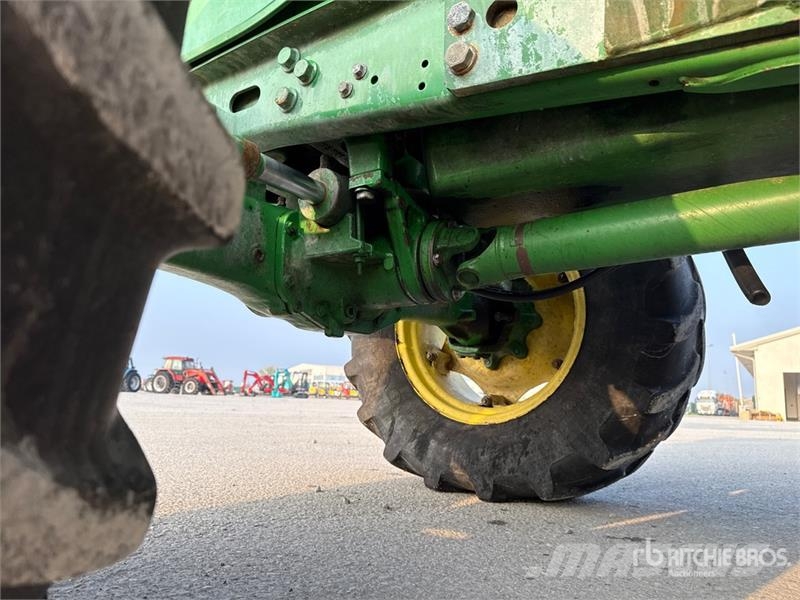 John Deere 5100R 4WD Tractor Traktorer