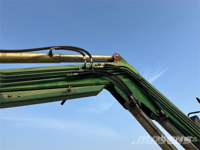 John Deere 5100R 4WD Tractor Traktorer
