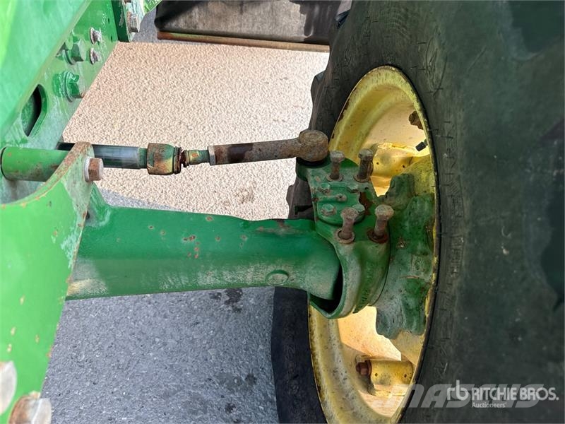 John Deere 5100R 4WD Tractor Traktorer