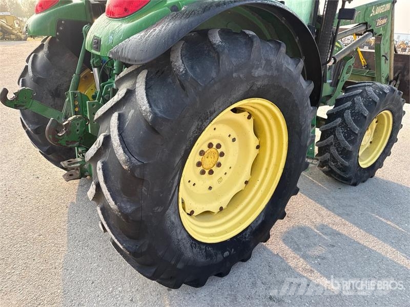 John Deere 5100R 4WD Tractor Traktorer