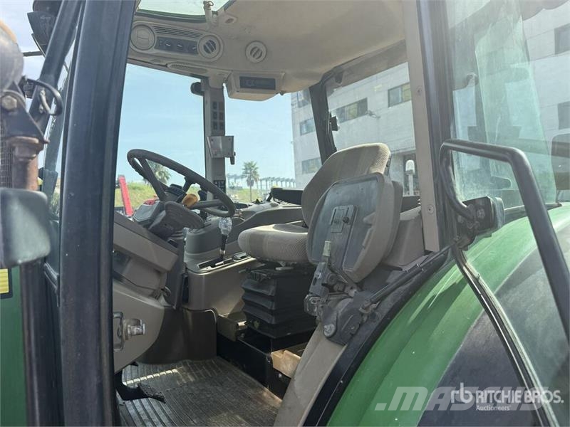 John Deere 5100R 4WD Tractor Traktoriai