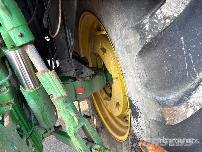 John Deere 5100R 4WD Tractor Traktorer