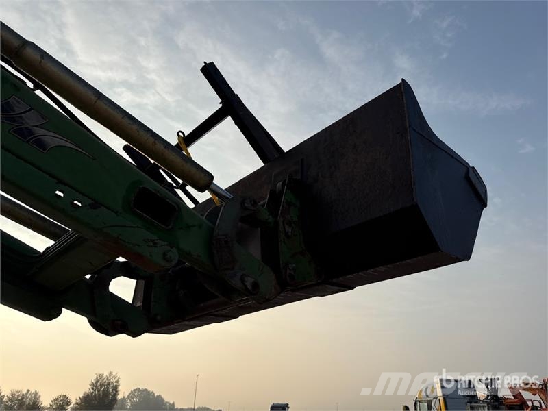 John Deere 5100R 4WD Tractor Traktorer