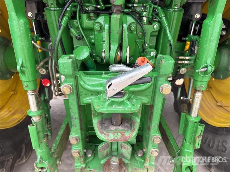 John Deere 6150R Traktory