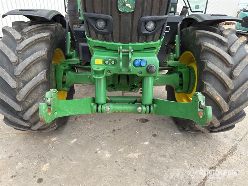 John Deere 6150R Traktory