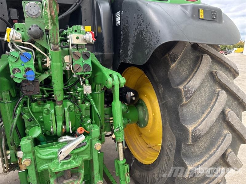 John Deere 6150R Traktory