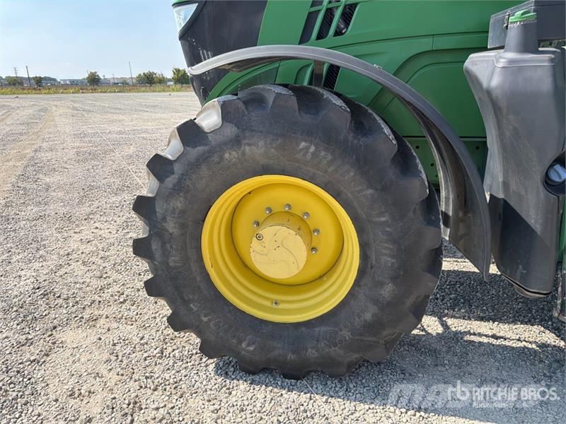 John Deere 6175R 4WD Tractor Trattori
