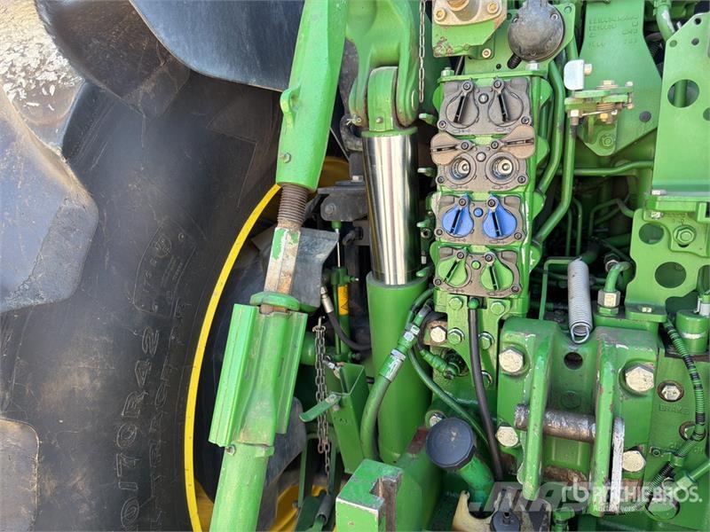 John Deere 6175R 4WD Tractor Trattori