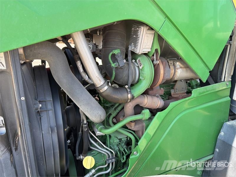 John Deere 6175R 4WD Tractor Trattori