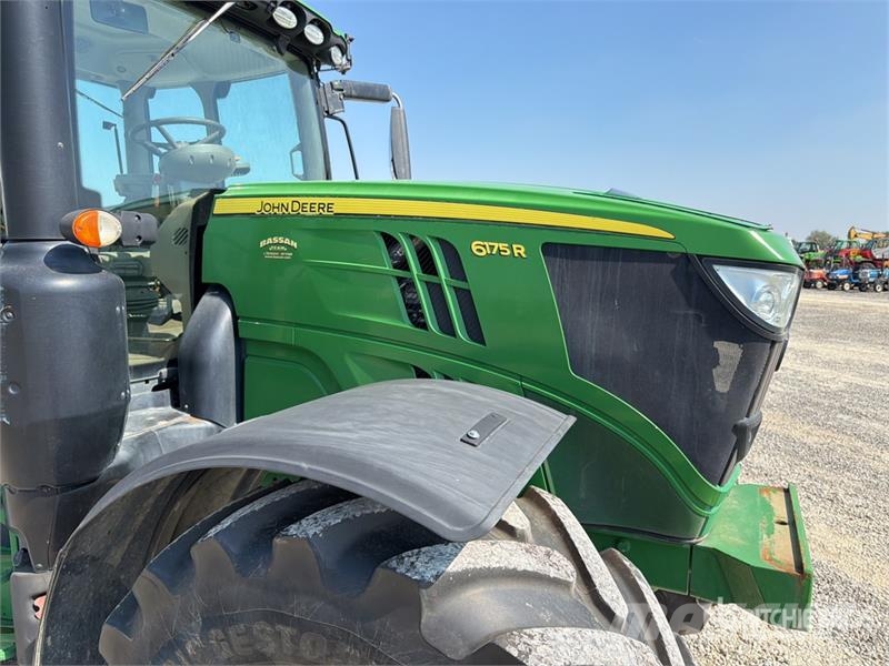 John Deere 6175R 4WD Tractor Trattori