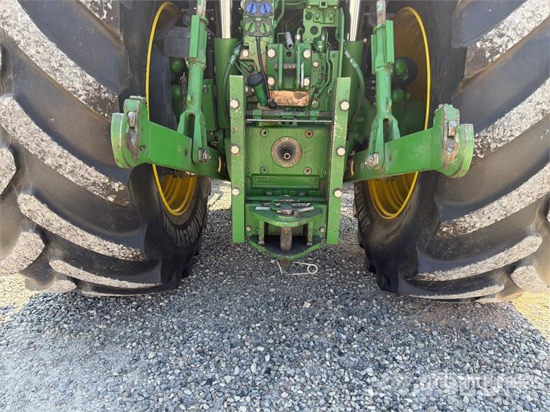 John Deere 6175R 4WD Tractor Trattori