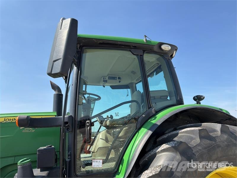 John Deere 6175R 4WD Tractor Trattori