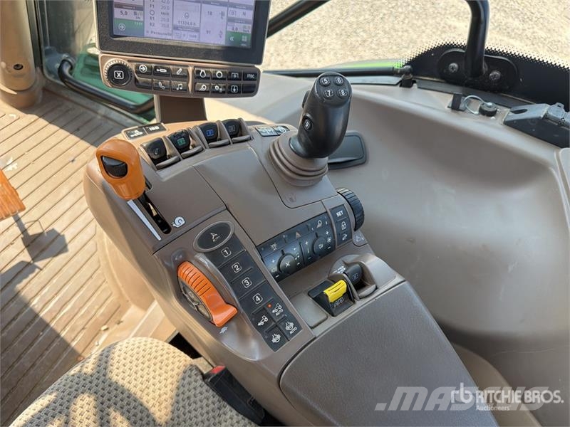 John Deere 6175R 4WD Tractor Trattori