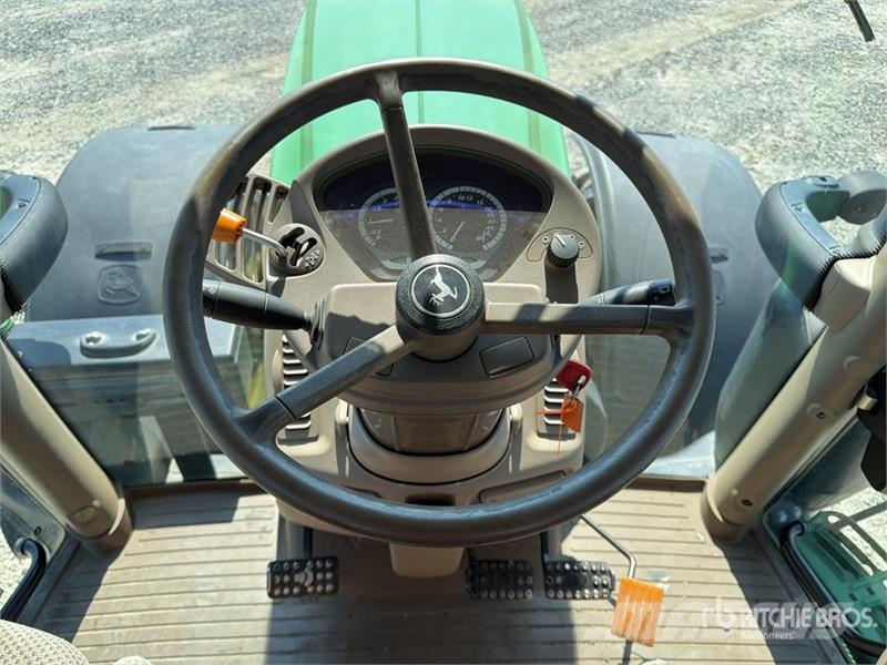John Deere 6175R 4WD Tractor Trattori
