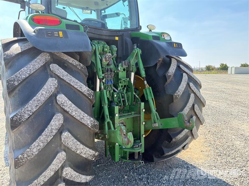 John Deere 6175R 4WD Tractor Trattori